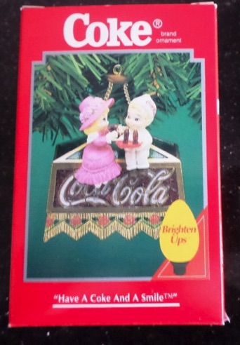 4548-1 € 12,50 coca cola ornament popjes op lamp.jpeg